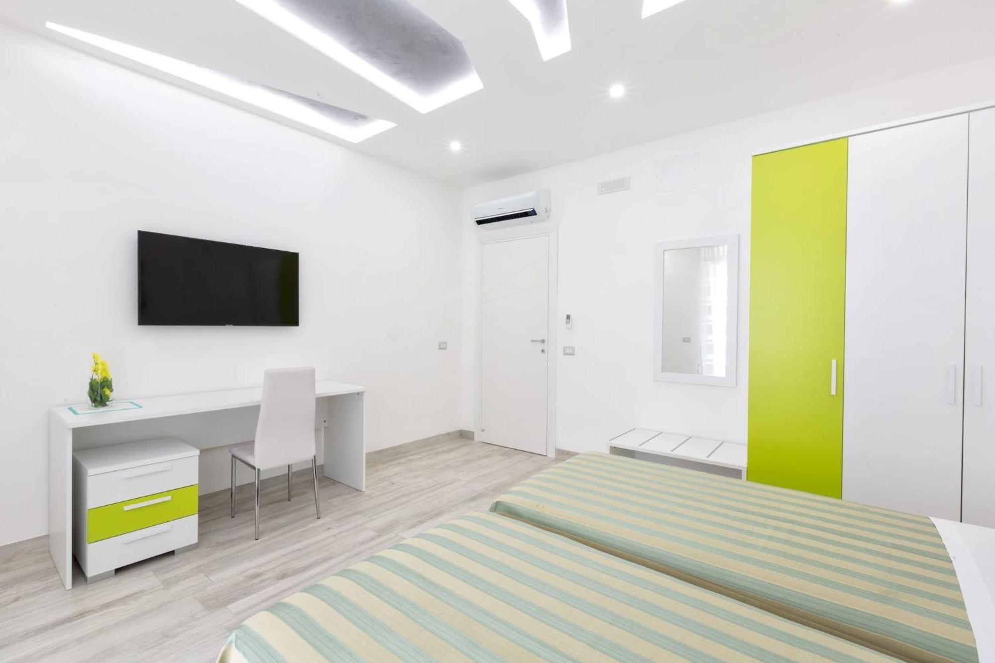 Sorrentovibes - New & Stylish Two Bedroom Apartment With Balconies ภายนอก รูปภาพ